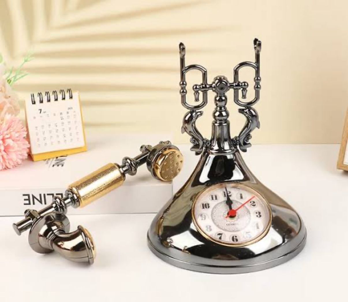 Artistic Retro Table Top Clock