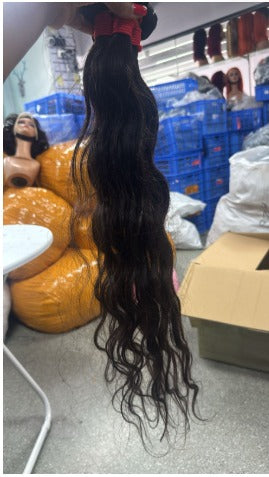 30 inch 3 body wave. Comes in 3 bundles.(2 bundles are enough for most people)