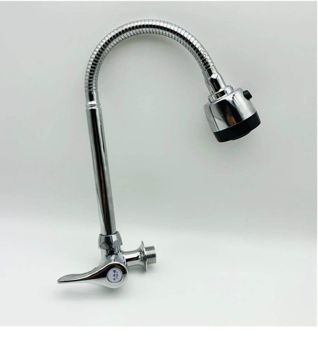 Rotating kitchen faucet