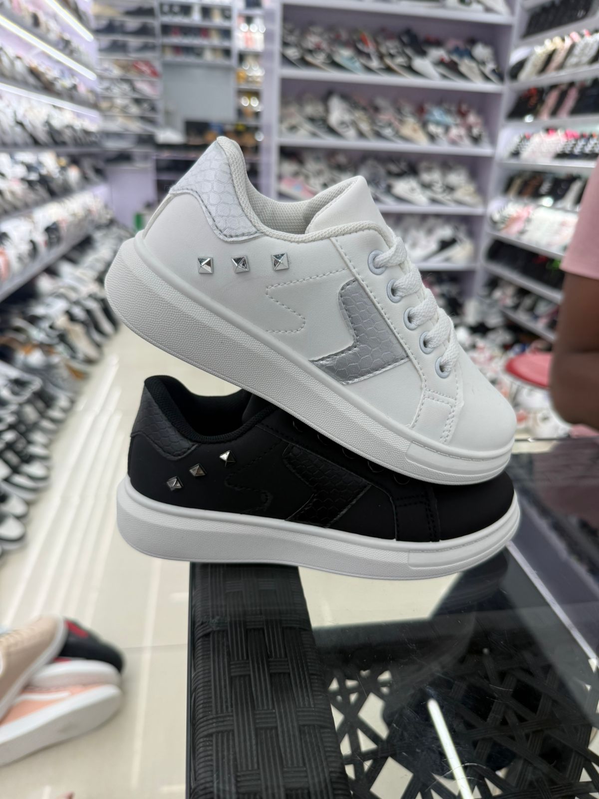 kids’ shoes 2 Pairs