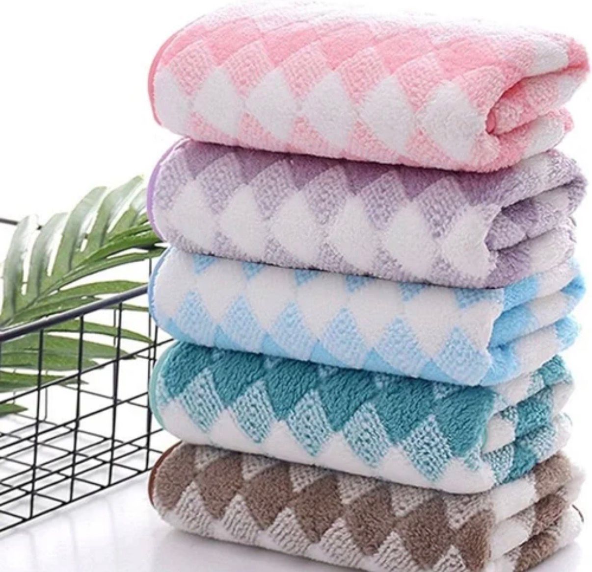 Vibrant Leaf-Patterned Towel Set – 2-Piece Gradient Collection