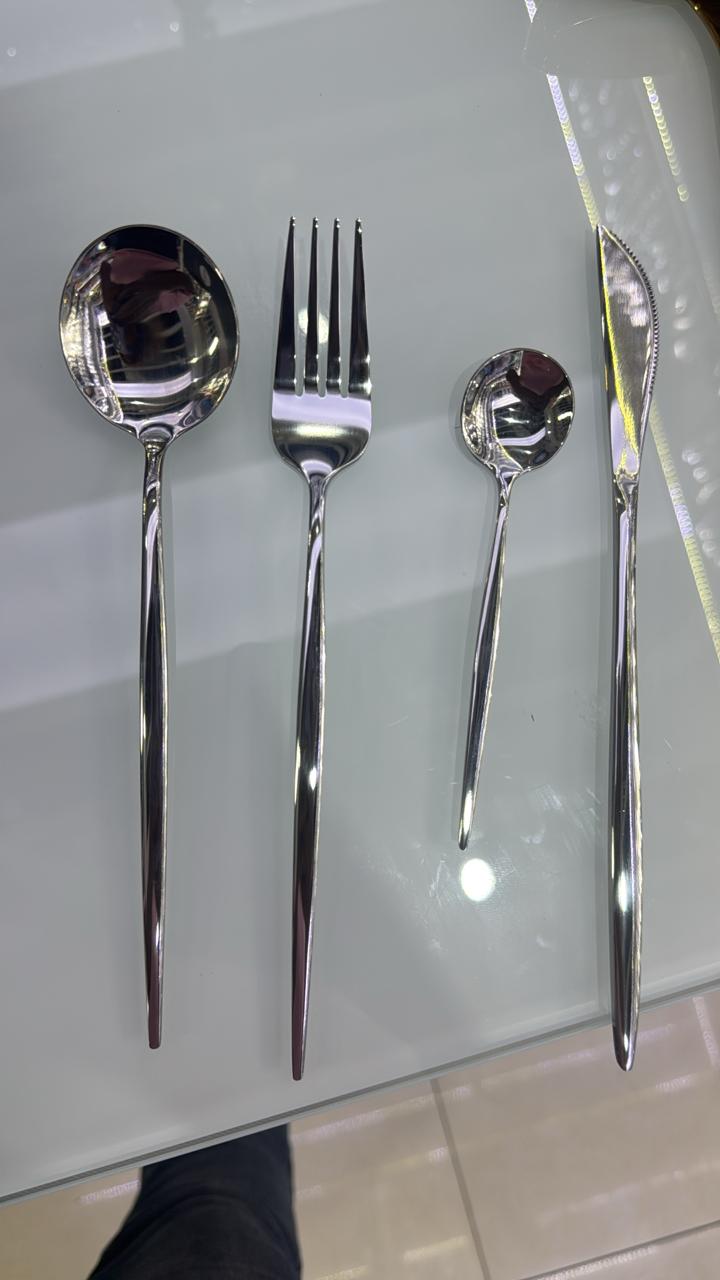 24-piece silver set of 6 tablespoons, 6 teaspoons, 6 forks and 6 knives