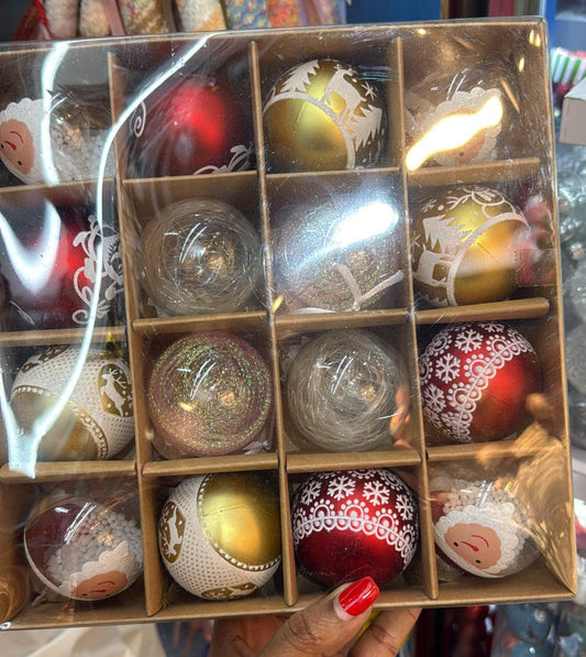 16 pcs Xmas decor balls @870 kes