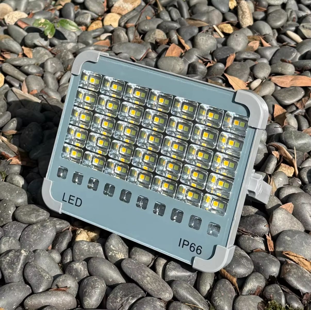 200-watt LED light