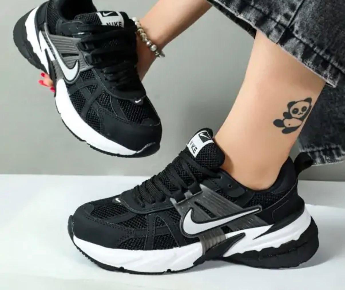 v2K Run Nike sneakers