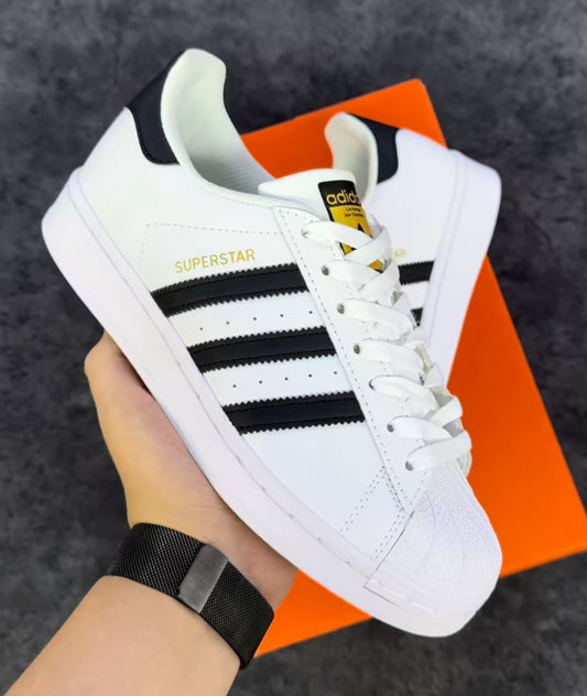 Adidas Superstar