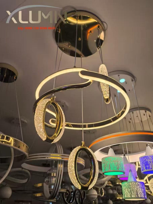 XLUMIN Modern Ring Chandelier – Glamour Meets Innovation