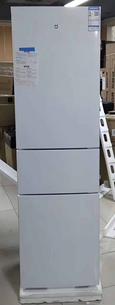 3-Door Energy-Saving Refrigerator – 218L Capacity