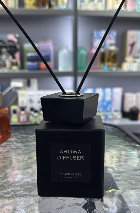 Black Amber Reed diffuser 200ml. Has an amazing mix of oudy and vanilla scent.