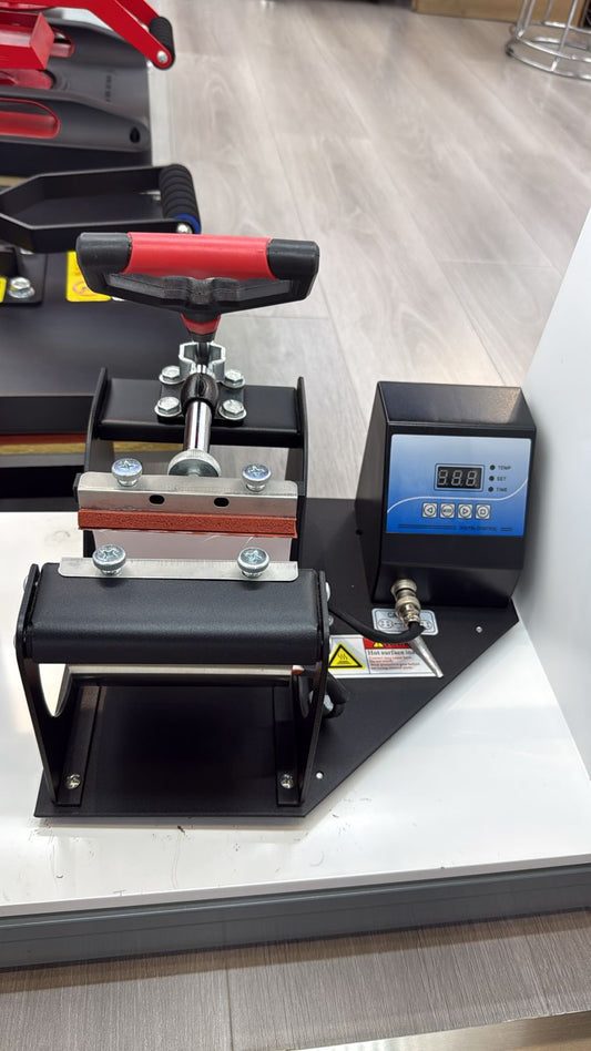 Printing machine for cups, flasks and mugs