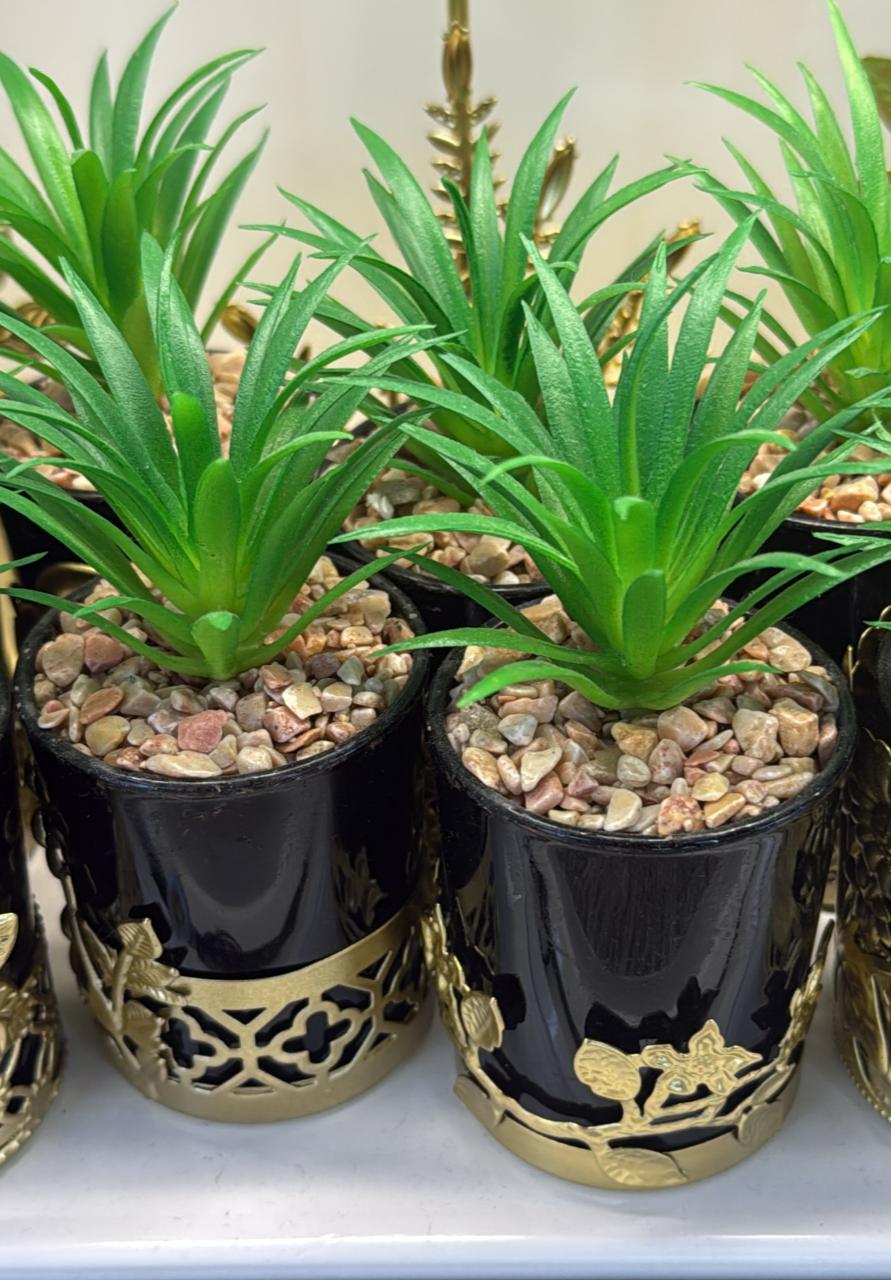 2 pcs plastic flower decor