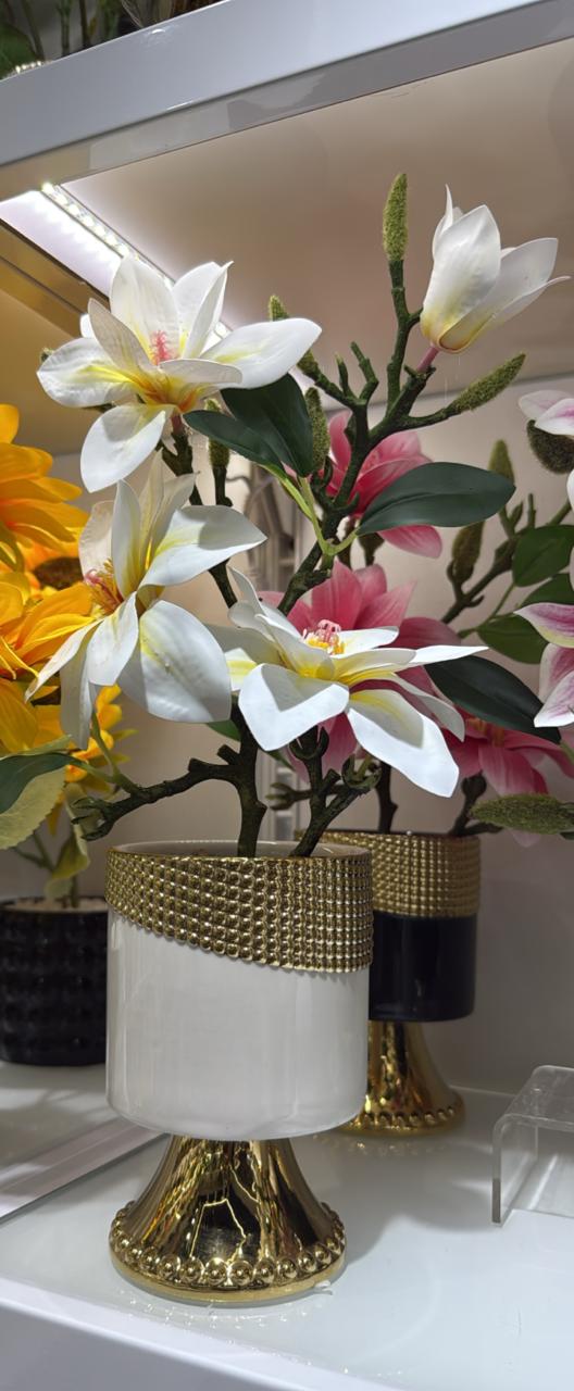 Flower decor With vase