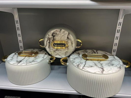 Beautiful casserole keeps upto 10 hrs